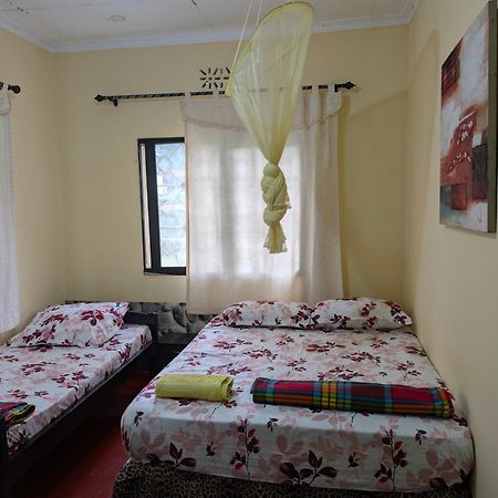 Dans Place Moshi Esterno foto