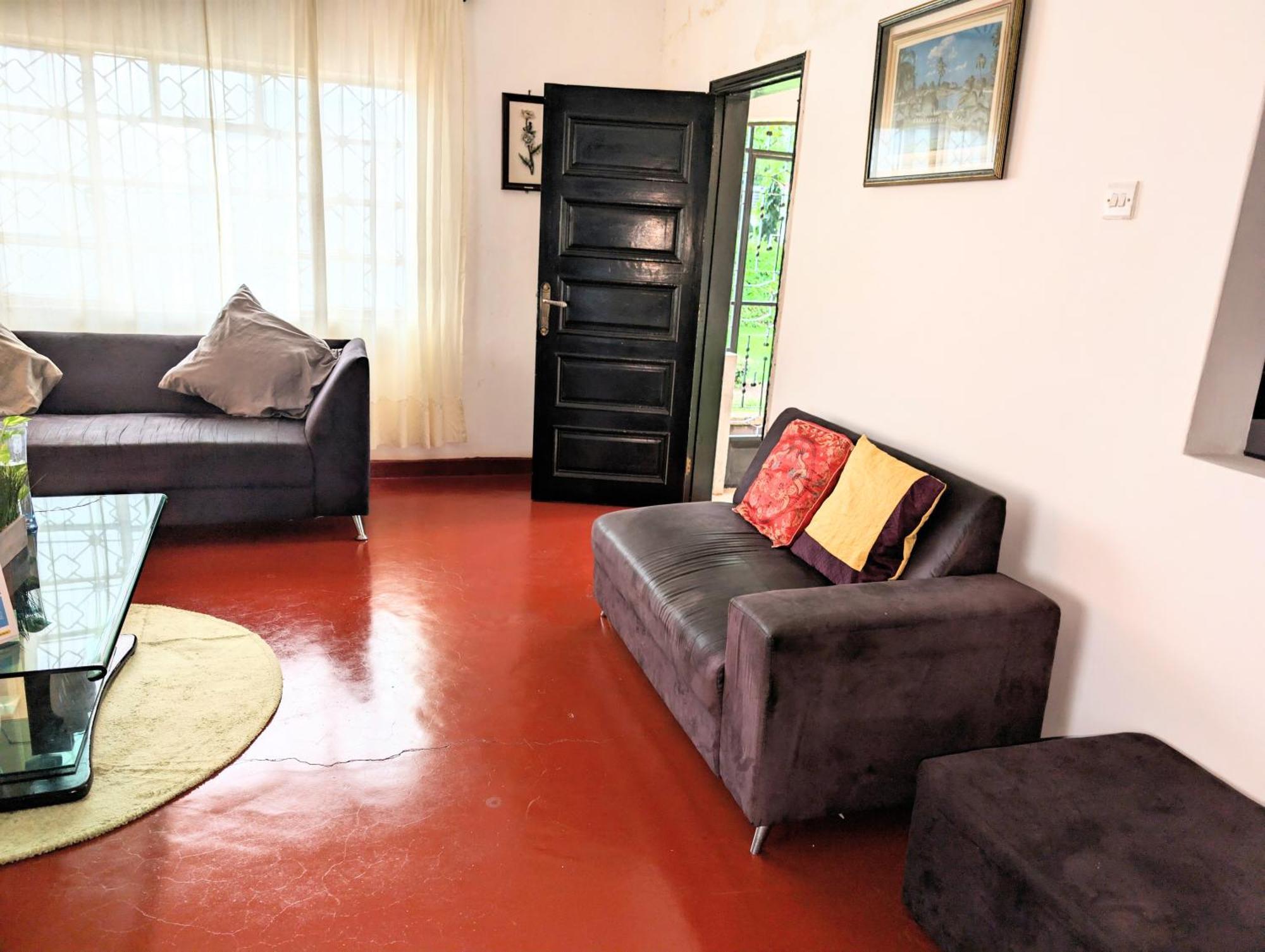 Dans Place Moshi Esterno foto