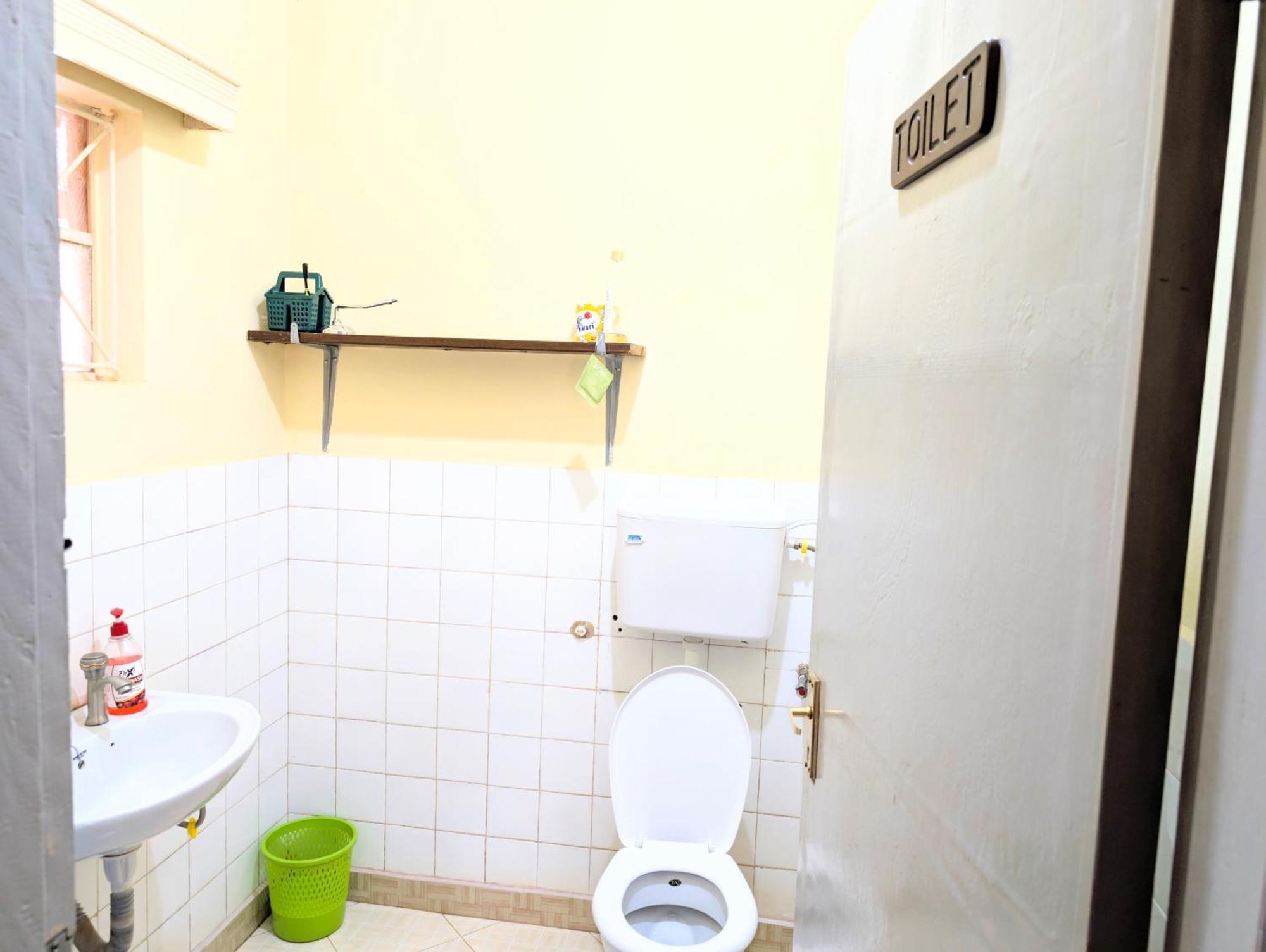 Dans Place Moshi Esterno foto