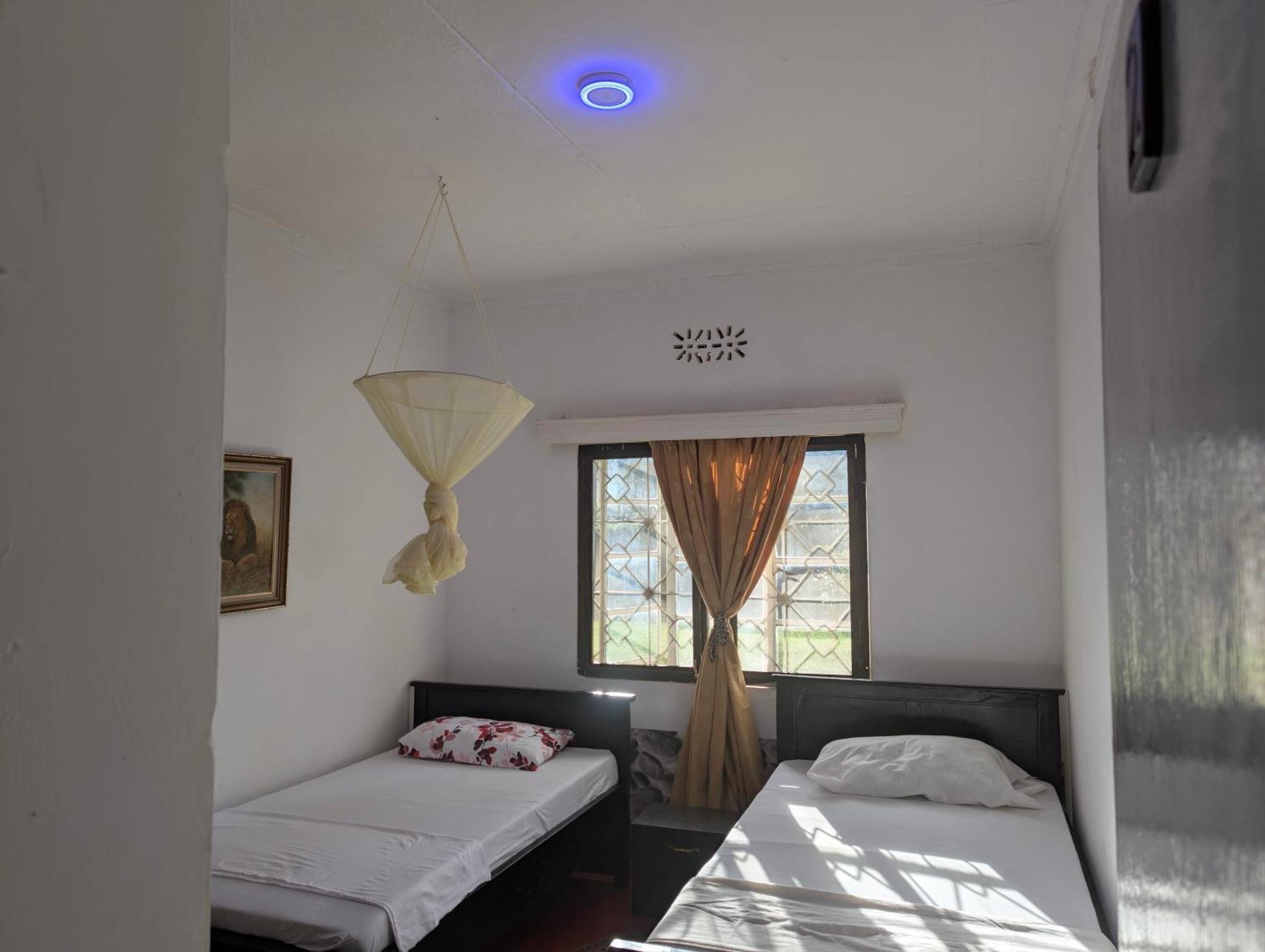 Dans Place Moshi Esterno foto